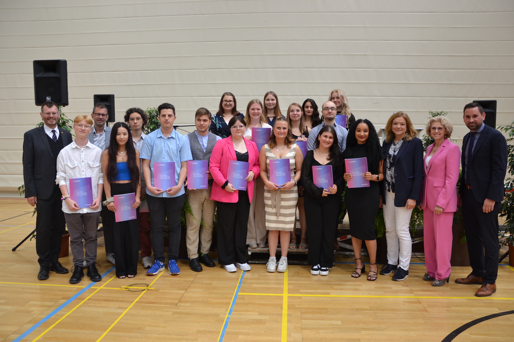 Auszeichnung mit Zertifikat „Kaufmann International“ der AHK Dublin und Auszeichnung für Teilnahme am Sprachkurs mit Praktikum im Sommer 2023 Image